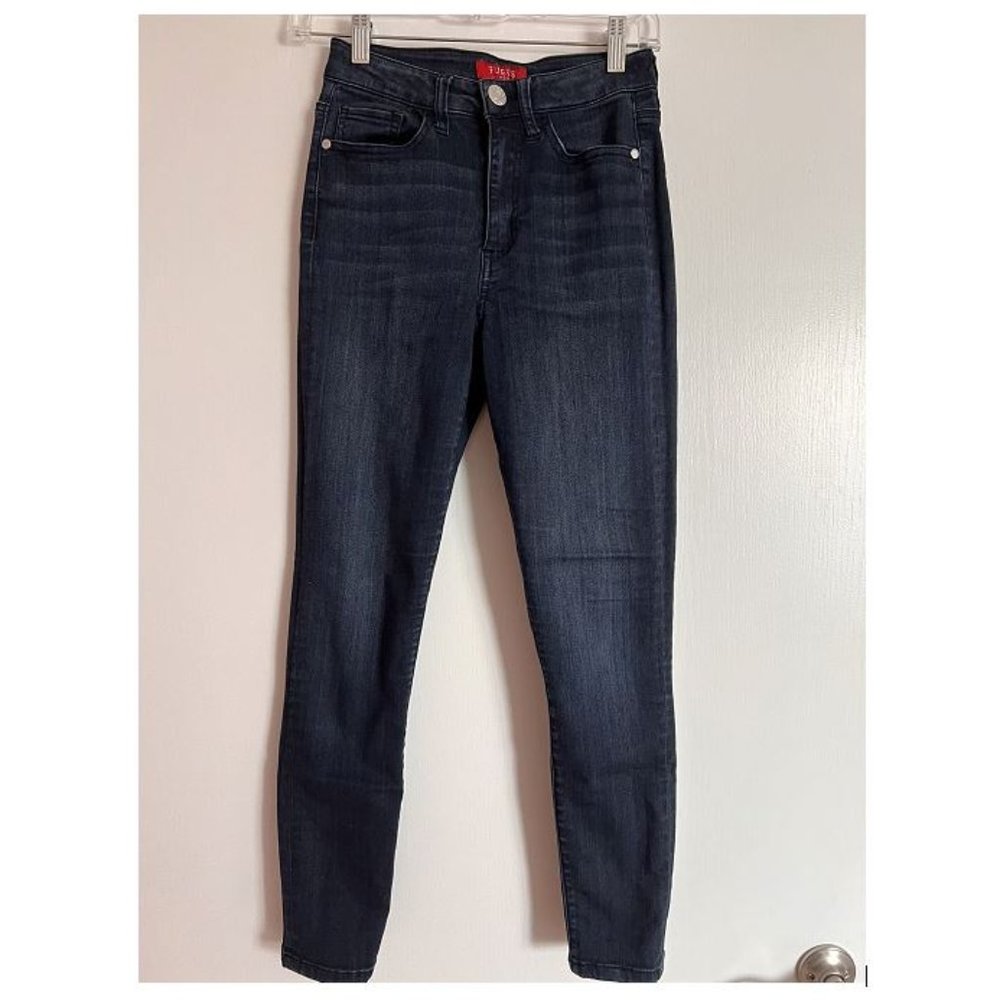 GUESS Navy Blue Skinny Jeans. Size 26.